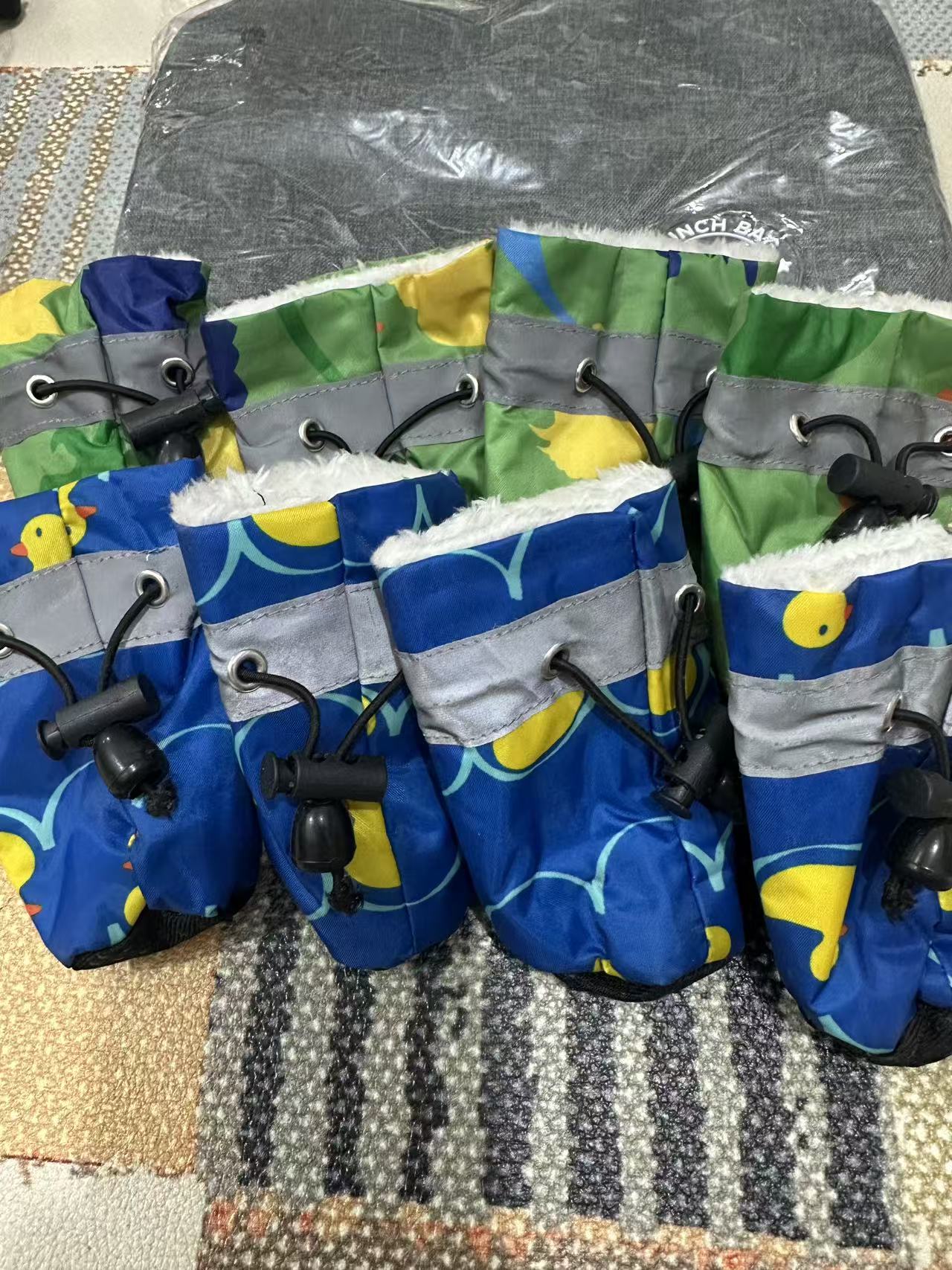 宠物鞋子冬季防水防滑软底鞋（瑕疵版）