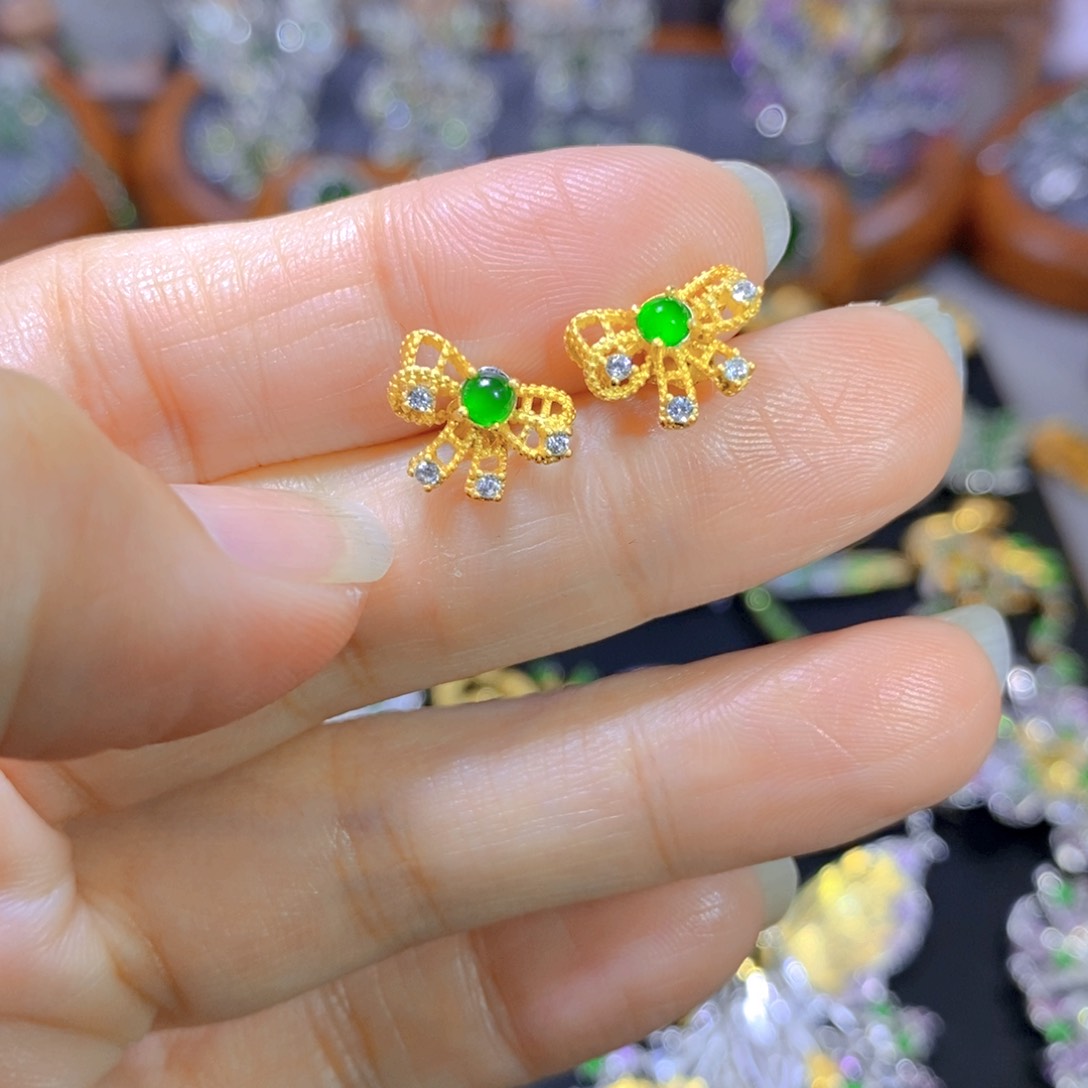 翡翠颈饰银S925镶嵌天然翡翠