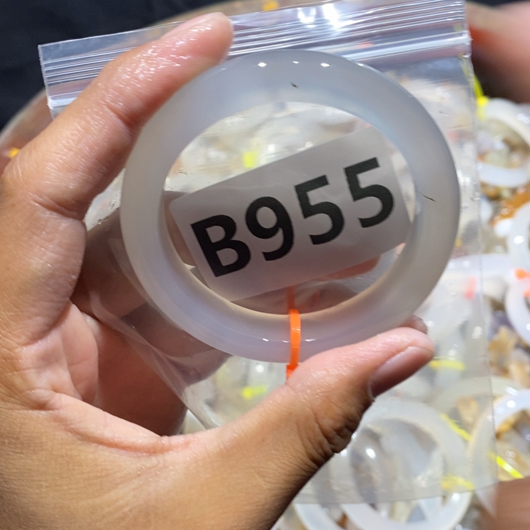 ゛***°玛瑙/玉髓未镶嵌手镯