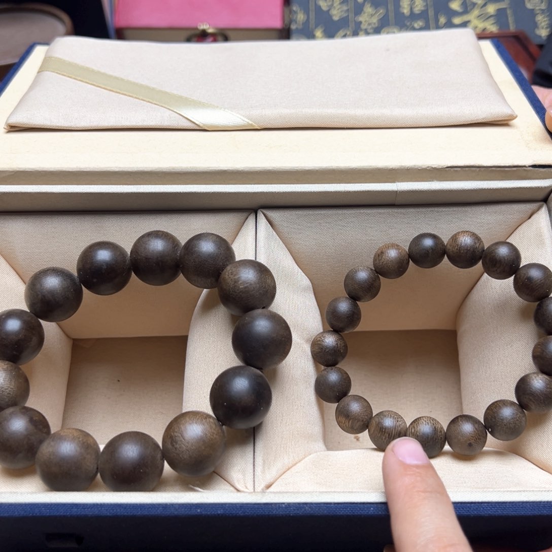 大叶紫檀（黑酸枝木类）