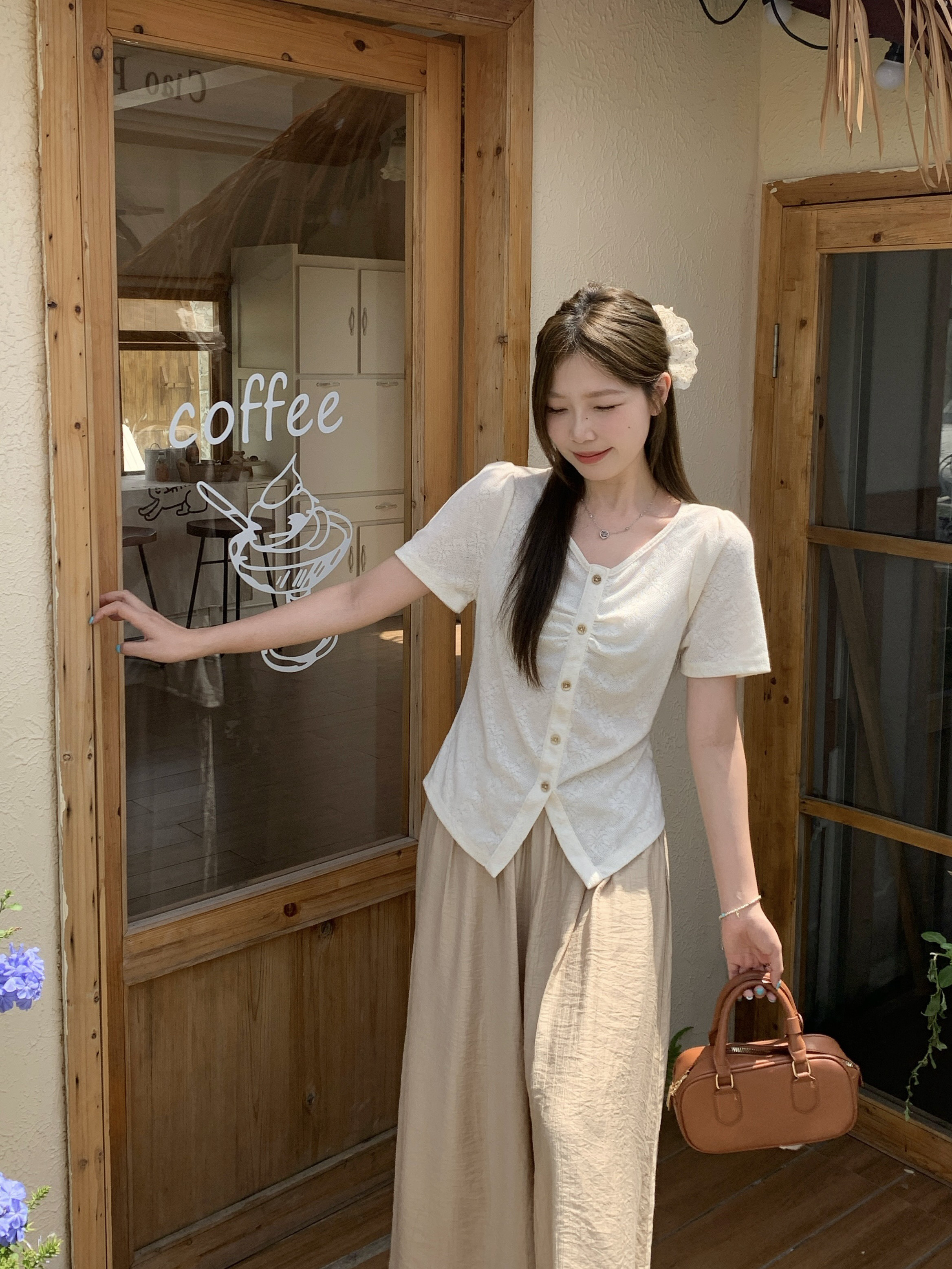 64589夏季新款胖mm大码提花蕾丝褶皱V领T恤设计感收腰显瘦上衣