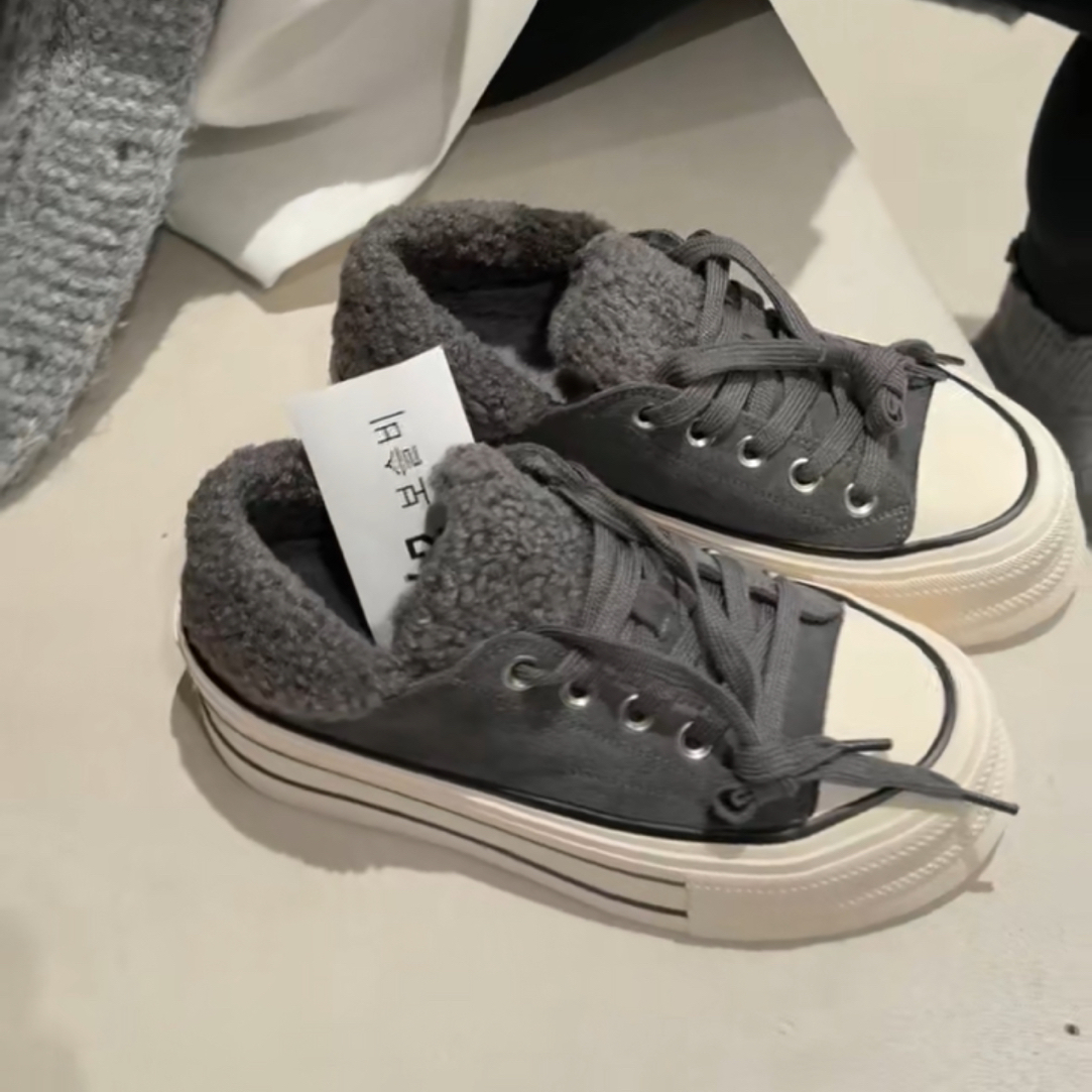 加绒百搭休闲皮面女士帆布鞋冬季保暖时尚板鞋9079