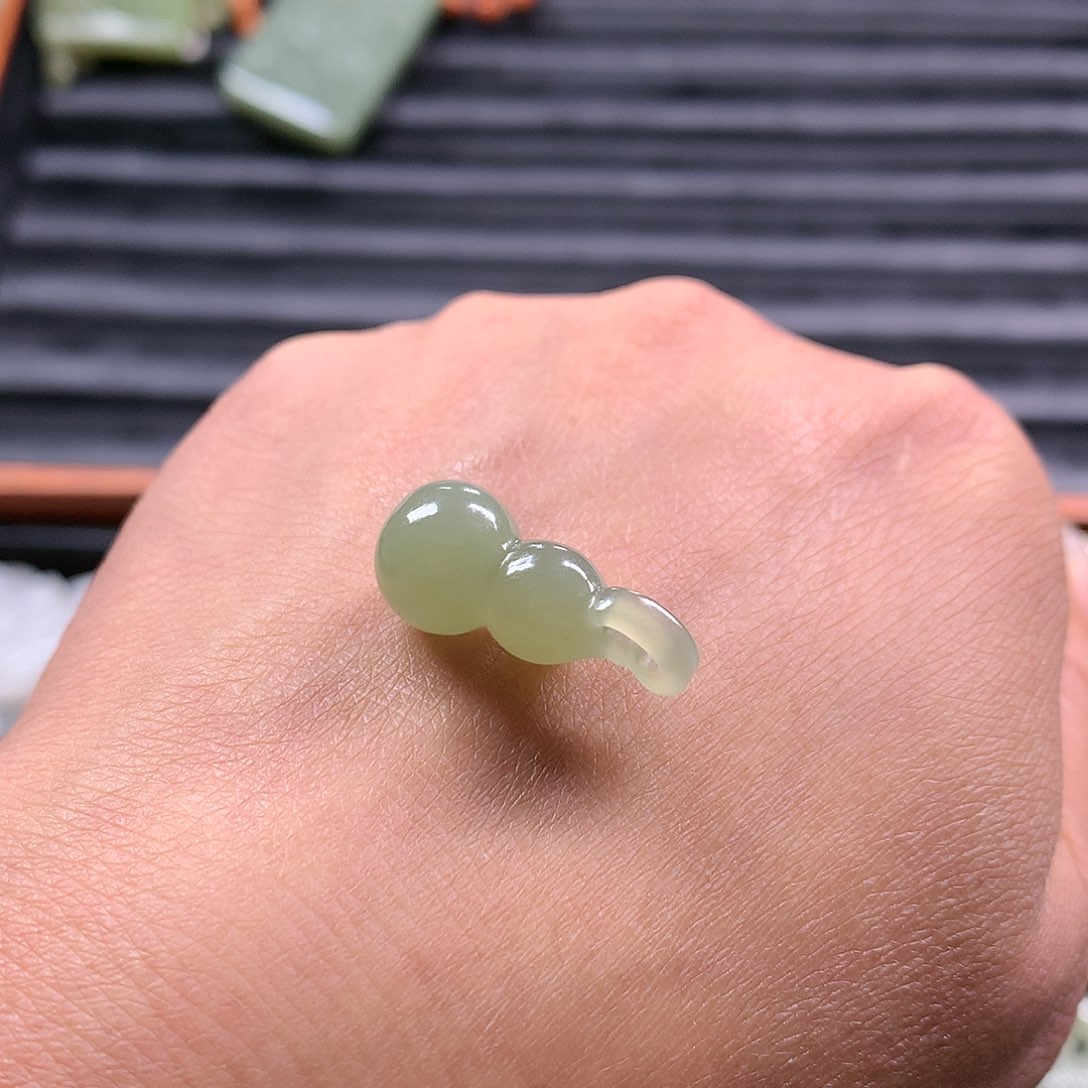 和田玉未镶嵌吊坠?****F