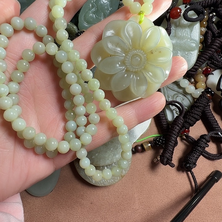 和田玉颈饰未镶嵌