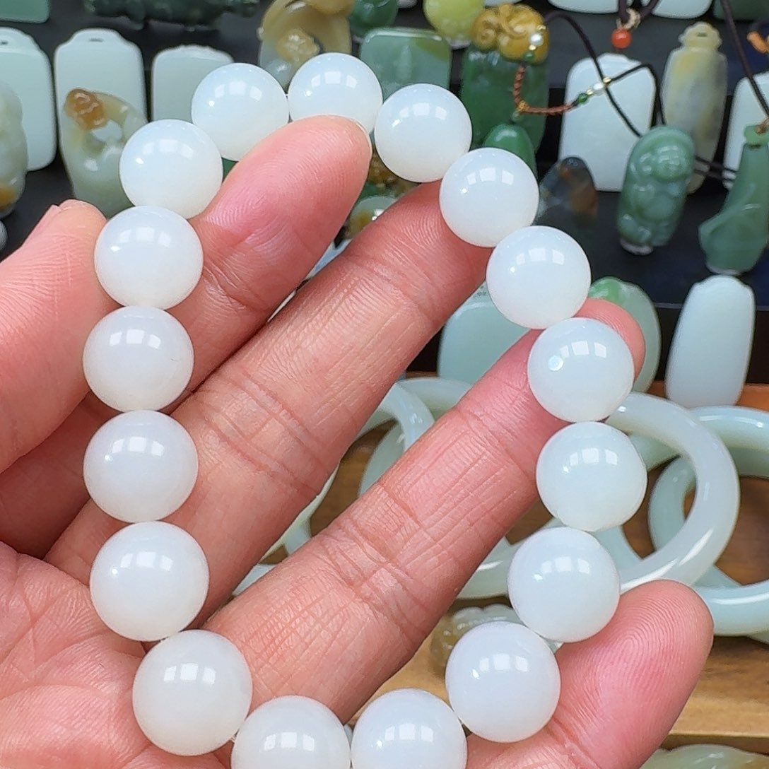 和田玉颈饰未镶嵌