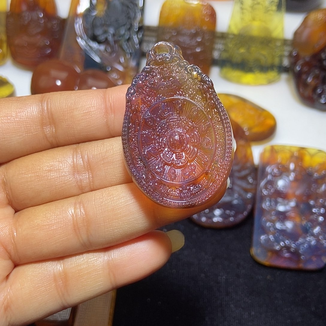 琥珀未镶嵌颈饰缅甸天然琥珀吊坠