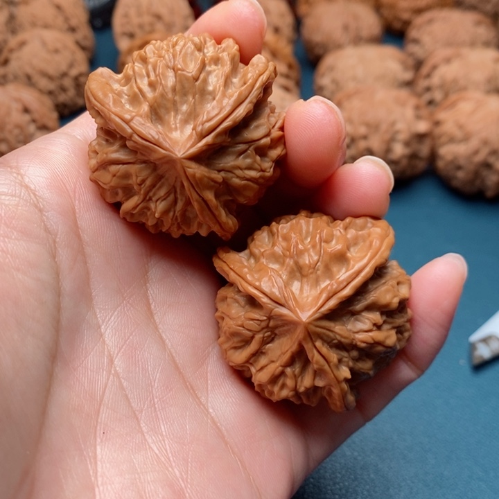 文玩核桃把件三棱