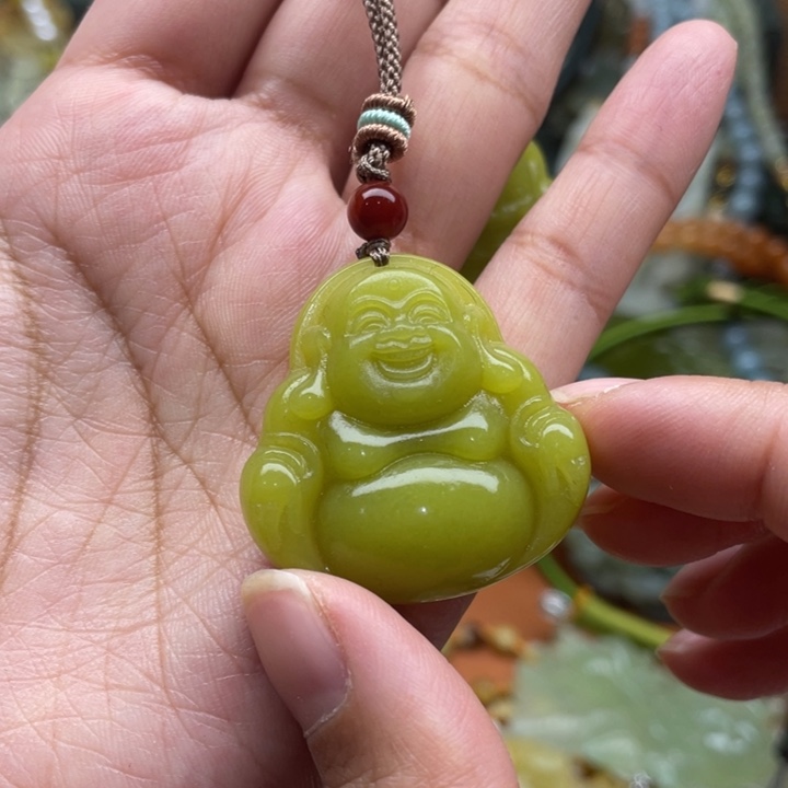 蛇纹石玉吊坠合金