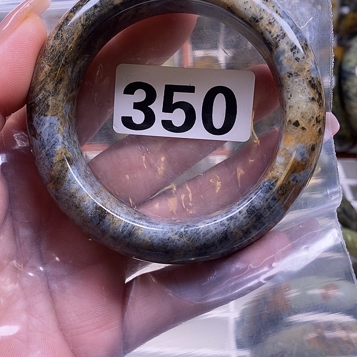 艳***姐蛇纹石玉未镶嵌手镯