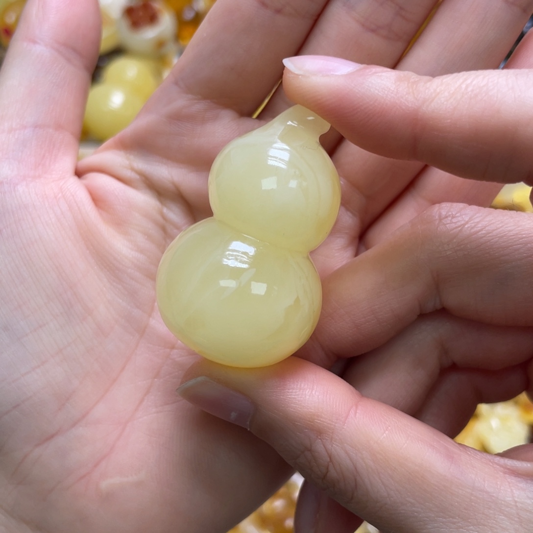 琥珀未镶嵌裸石天然琥珀