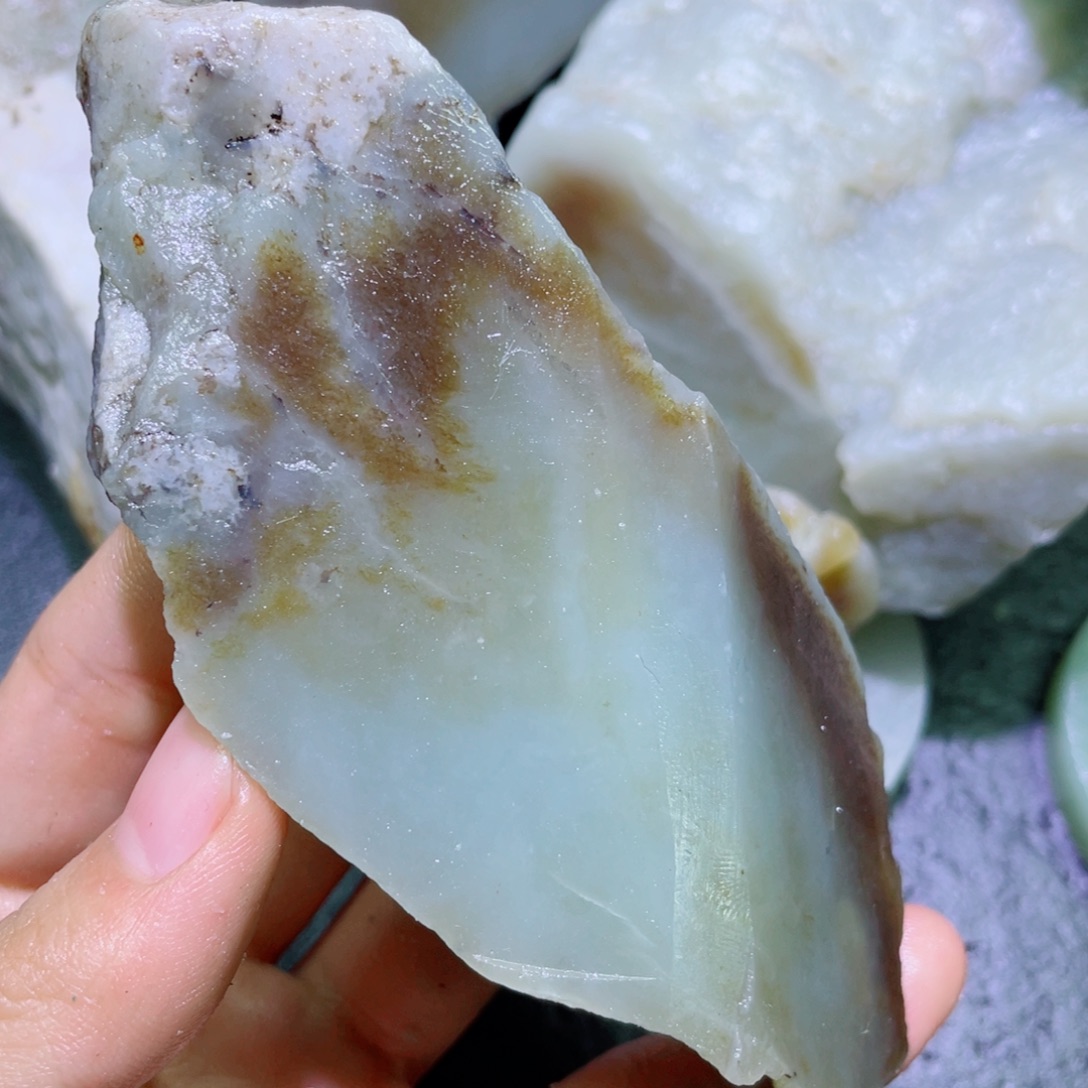 和田玉未镶嵌珠宝半成品