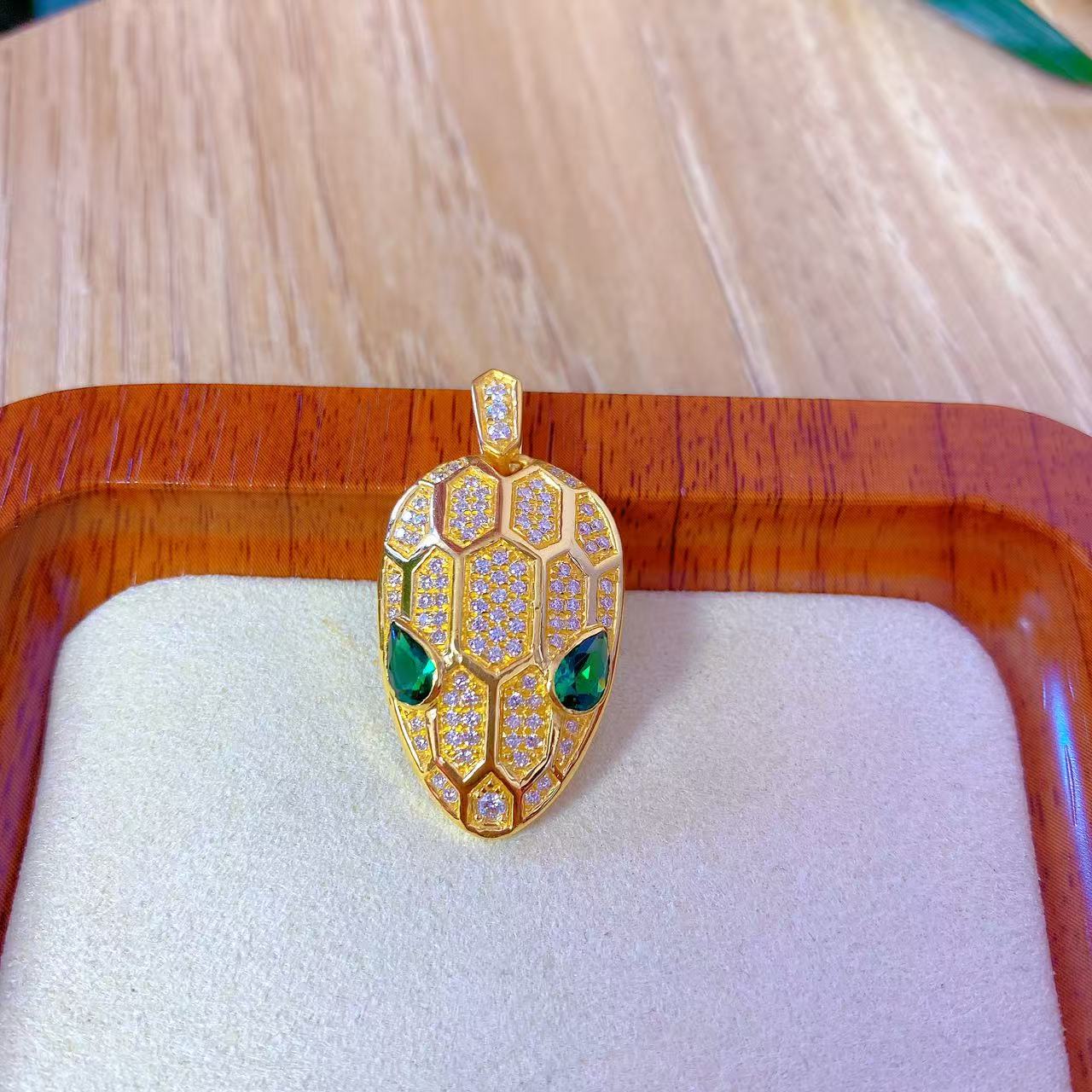 足金999 简约百搭缤纷青蛇吊坠