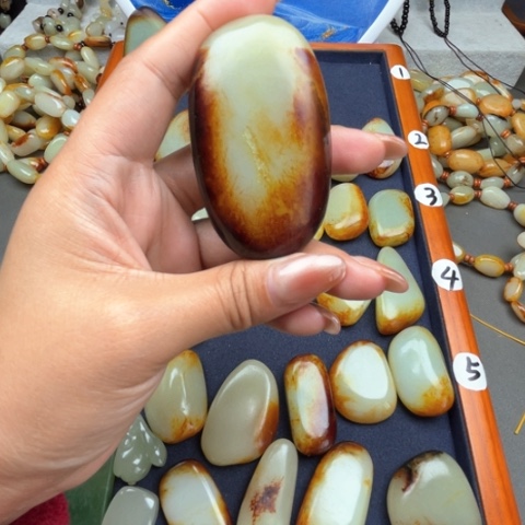 和田玉颈饰未镶嵌文*黍