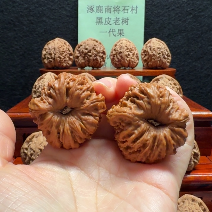 见***己文玩核桃把件打底南将