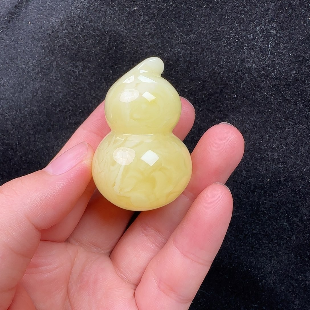 蜜蜡未镶嵌珠宝奇石