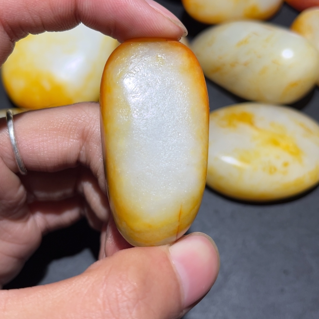 和田玉未镶嵌珠宝奇石