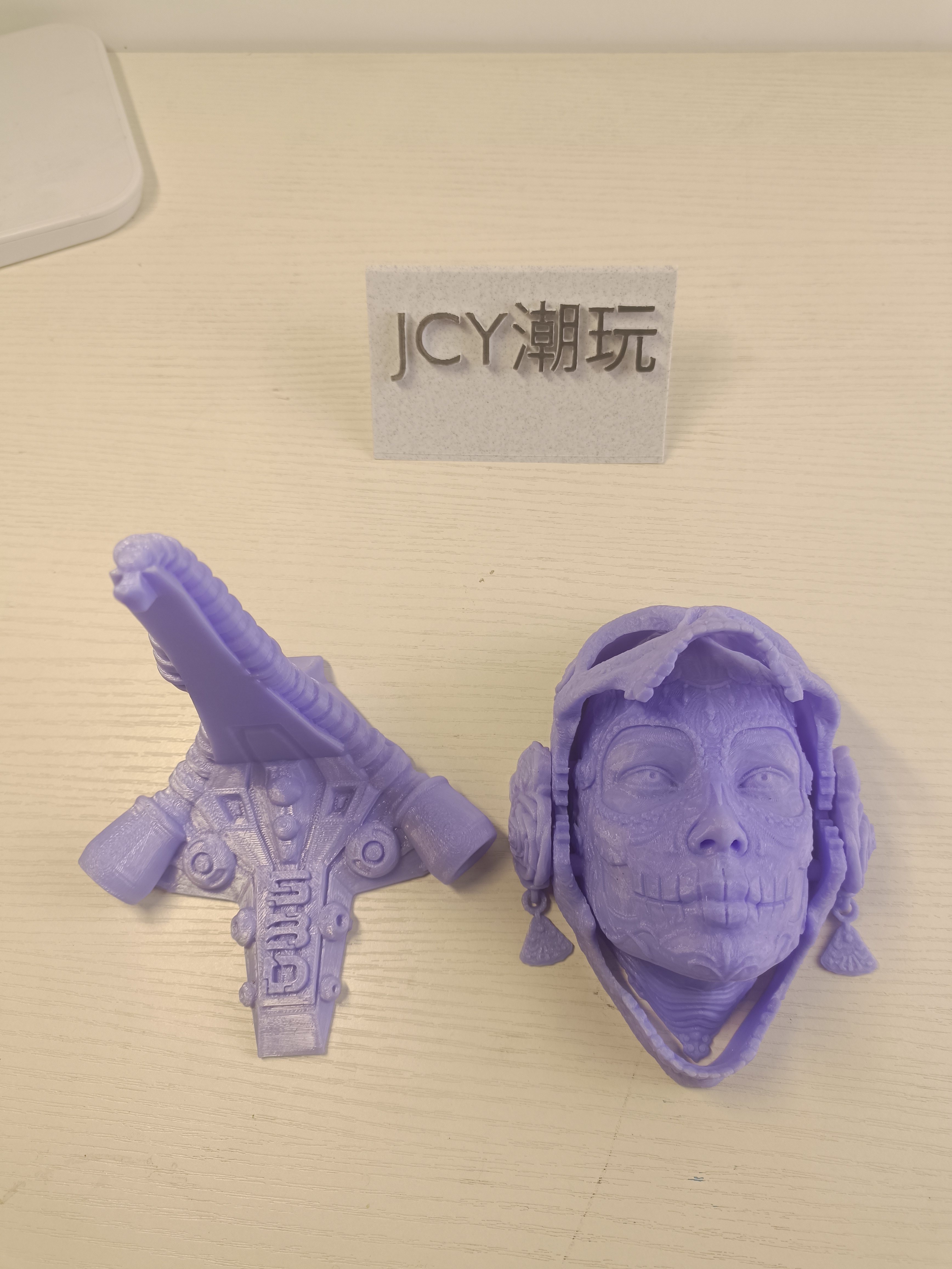 卡特琳娜面具，可放支架上挂着可拆卸下来。