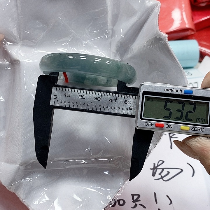 翡翠手镯未镶嵌126. 