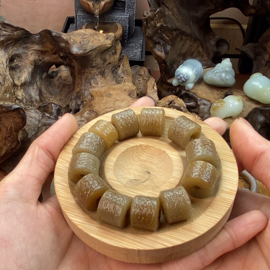 翊***昕和田玉（糖玉）未镶嵌颈饰