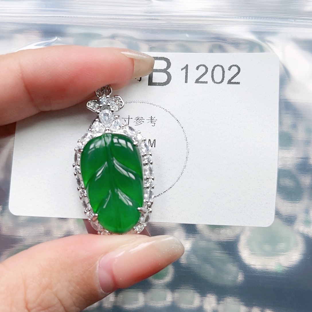 翡翠颈饰未镶嵌翡翠1202