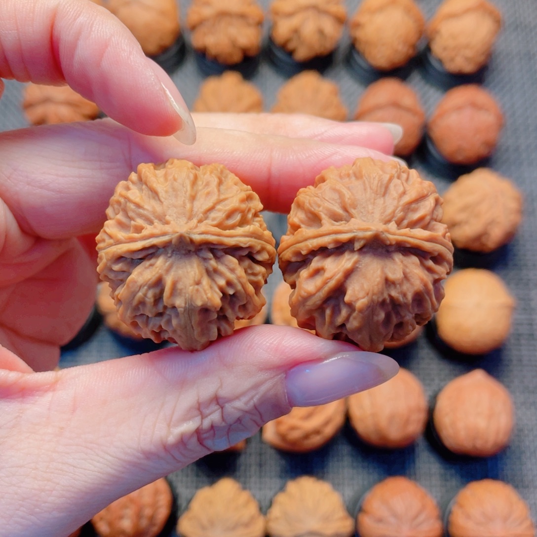 Z***赞文玩核桃把件小球宝