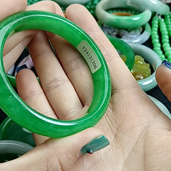 ****་翡翠挂件未镶嵌翡翠