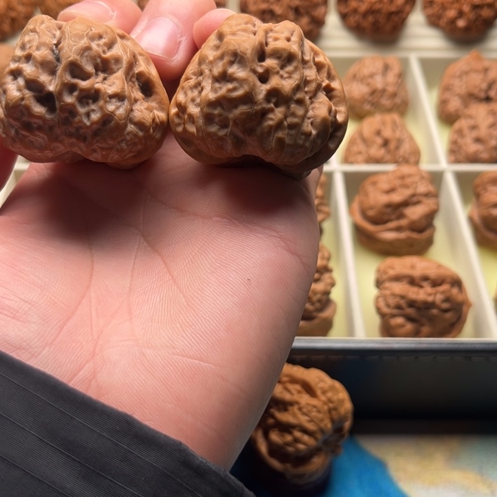 明***文玩核桃吊坠42蛤蟆头