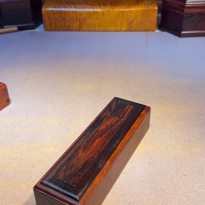 大***鹰机关盒。            