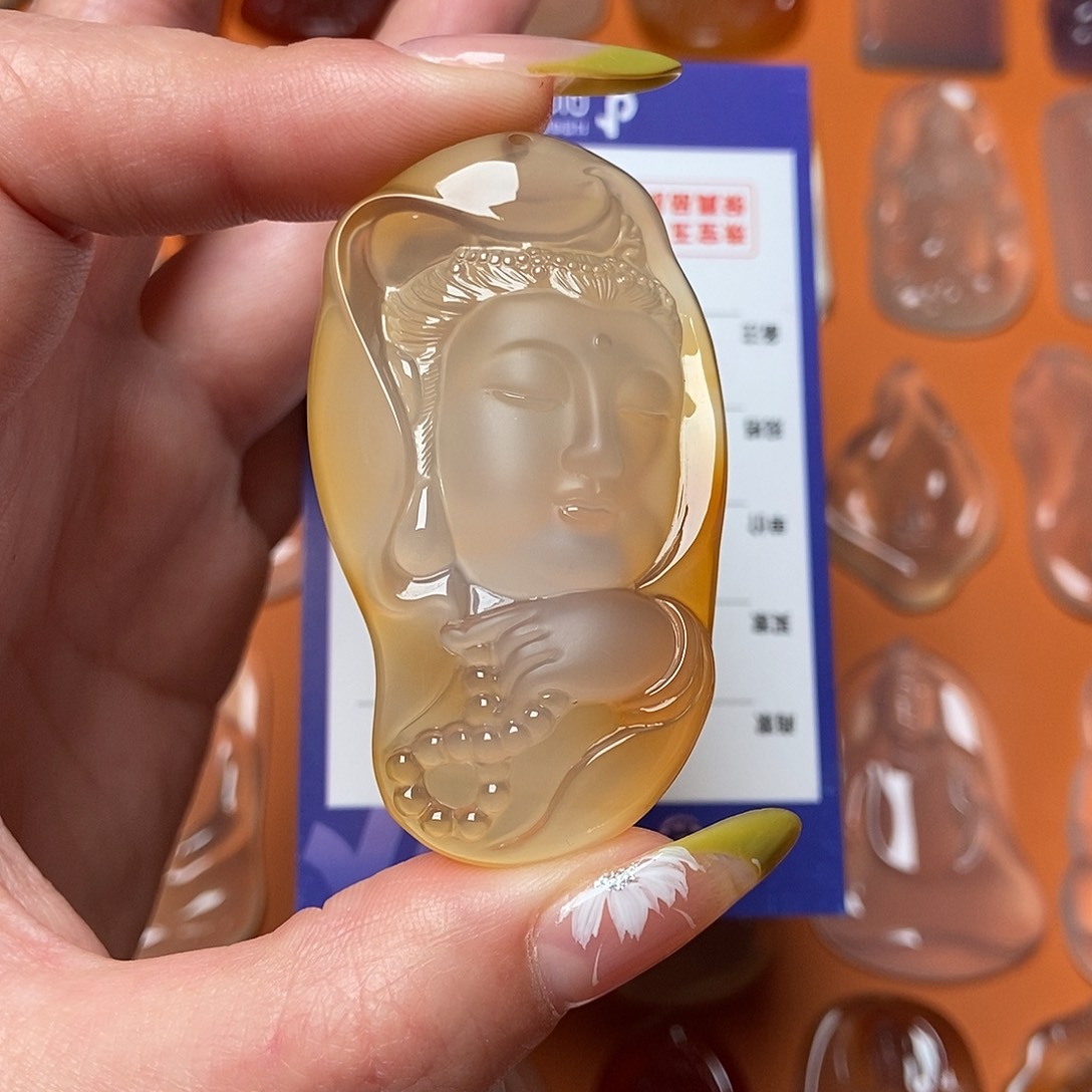 玛瑙/玉髓颈饰未镶嵌回****忆