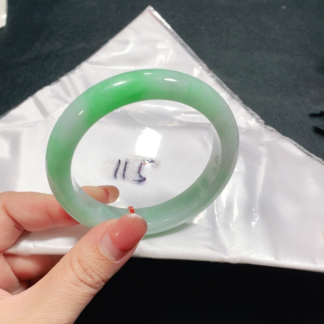 翡翠未镶嵌手镯03