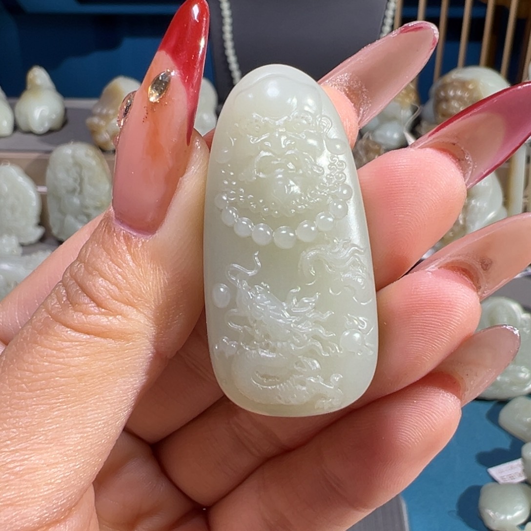 和田玉（糖玉）未镶嵌颈饰