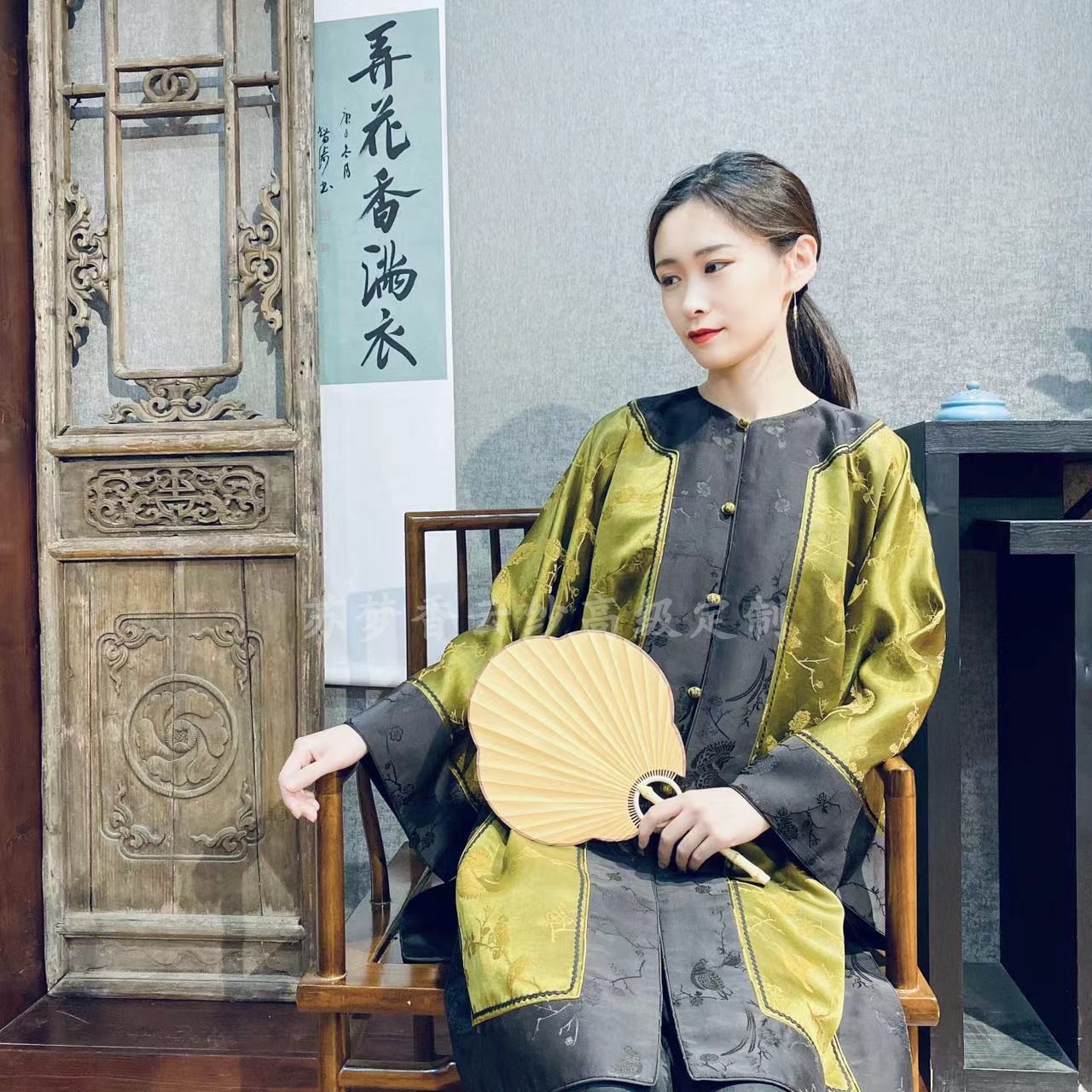 蘇夢重缎提花圆领对襟半大褂中式国风010301004