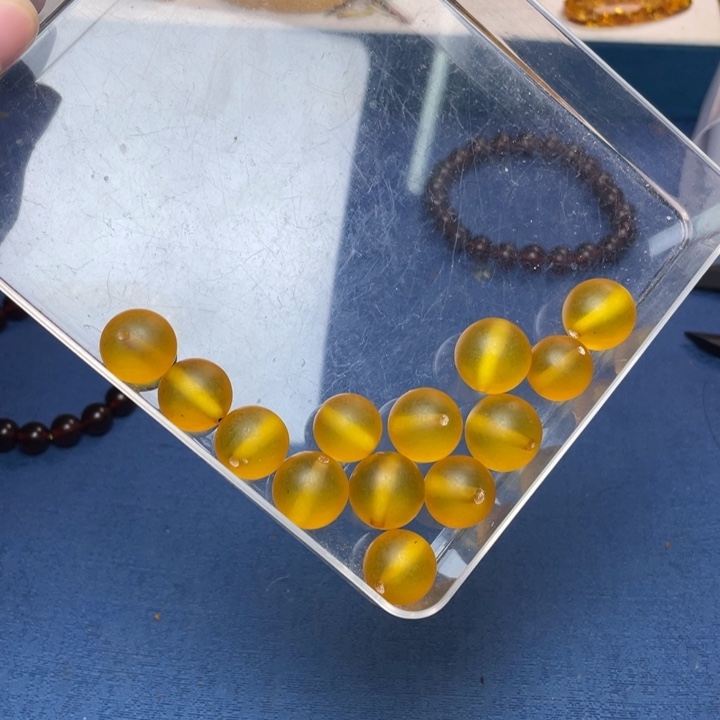 未镶嵌琥珀珠宝奇石