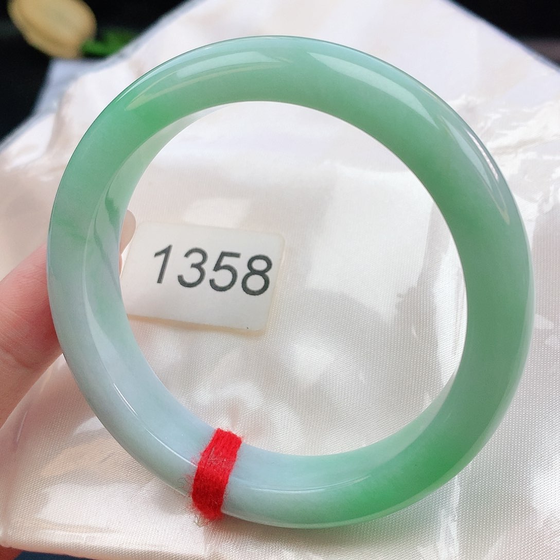 翡翠手镯未镶嵌57圈口881358