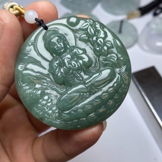 翡翠未镶嵌颈饰翡翠