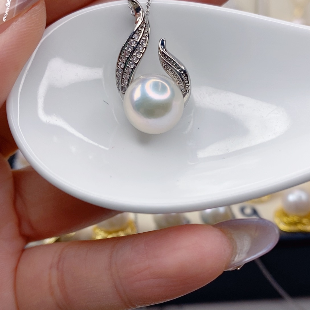 淡水珍珠吊坠(赠链)合金