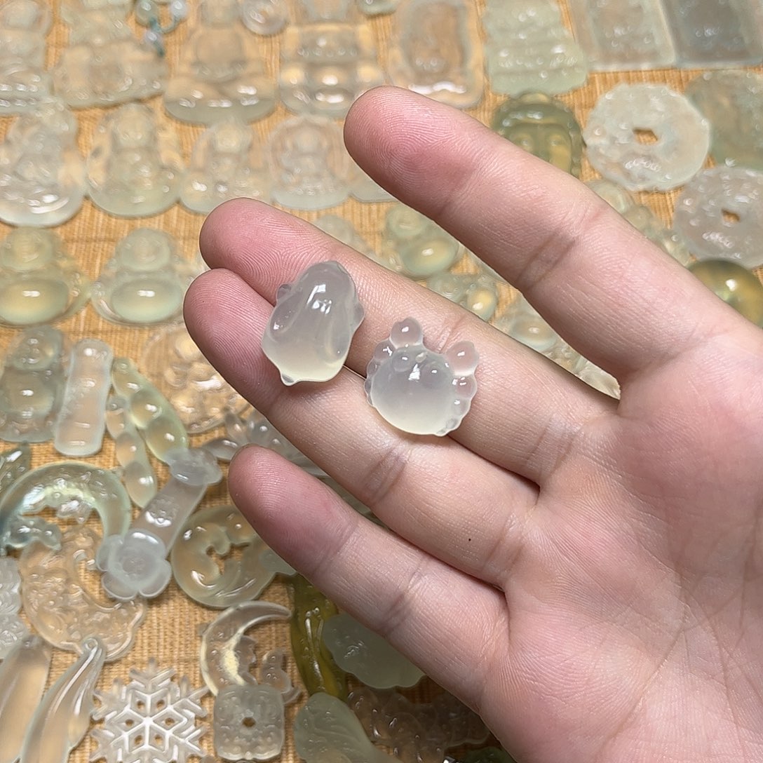 小***点蛇纹石玉未镶嵌颈饰