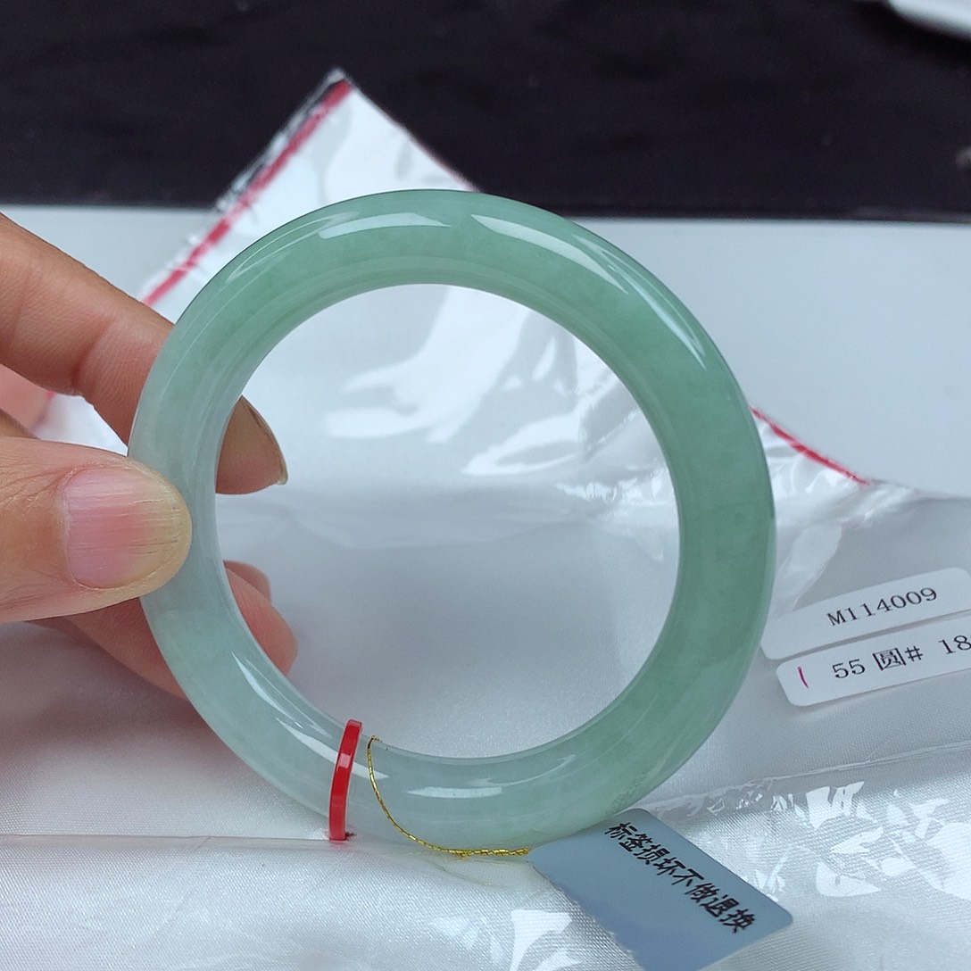 翡翠手镯未镶嵌55圈4009