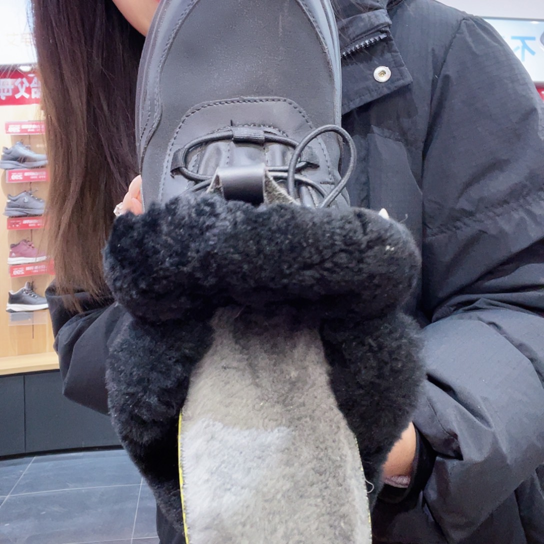 岁***河羊毛黑色42码一双袜子