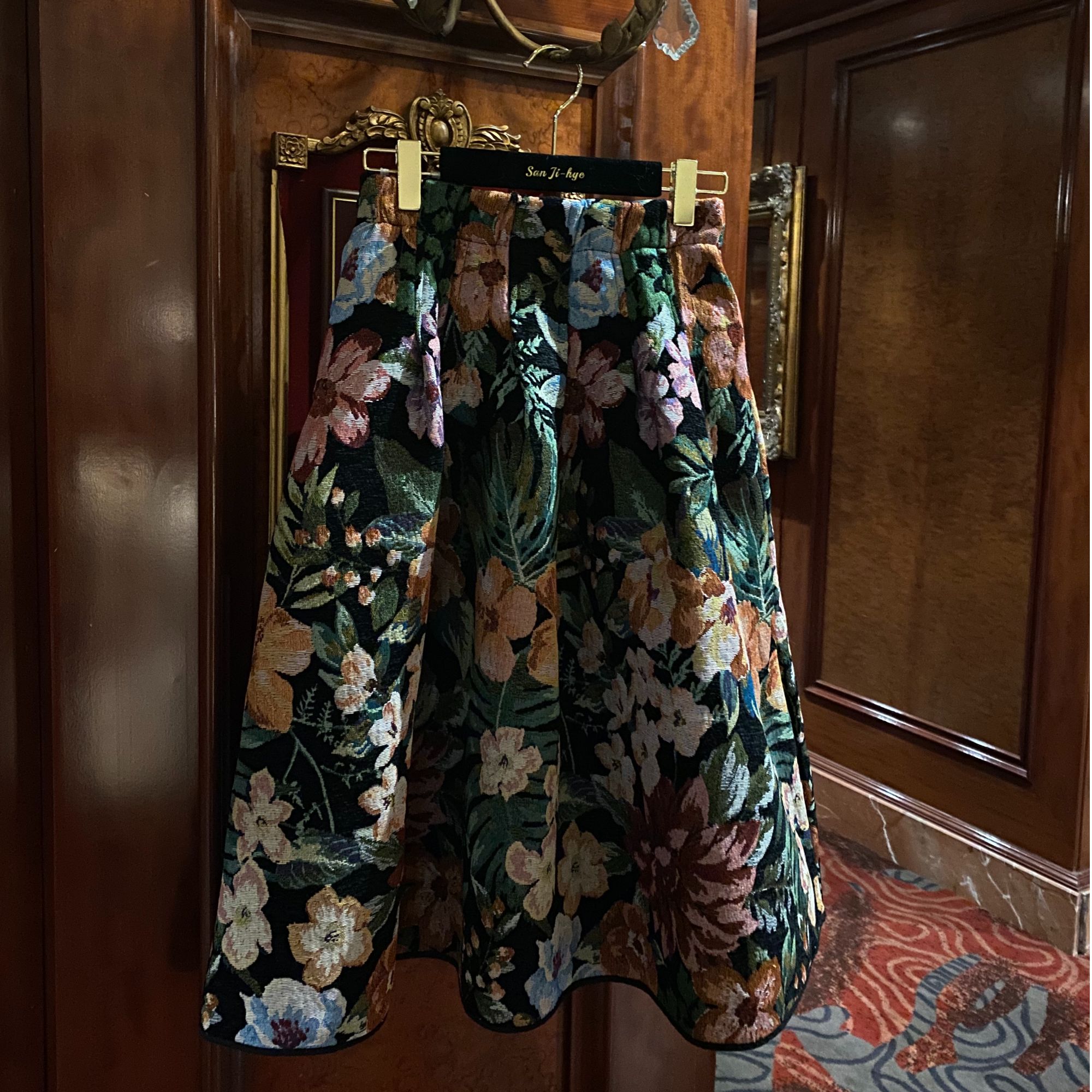 孙智惠 zs「油画野蔷薇」秋冬新款休闲复古印花油画感大A裙伞裙