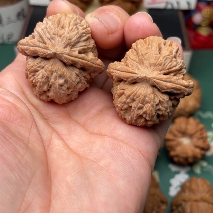 【闪购商品】文玩核桃吊坠35全品白狮子