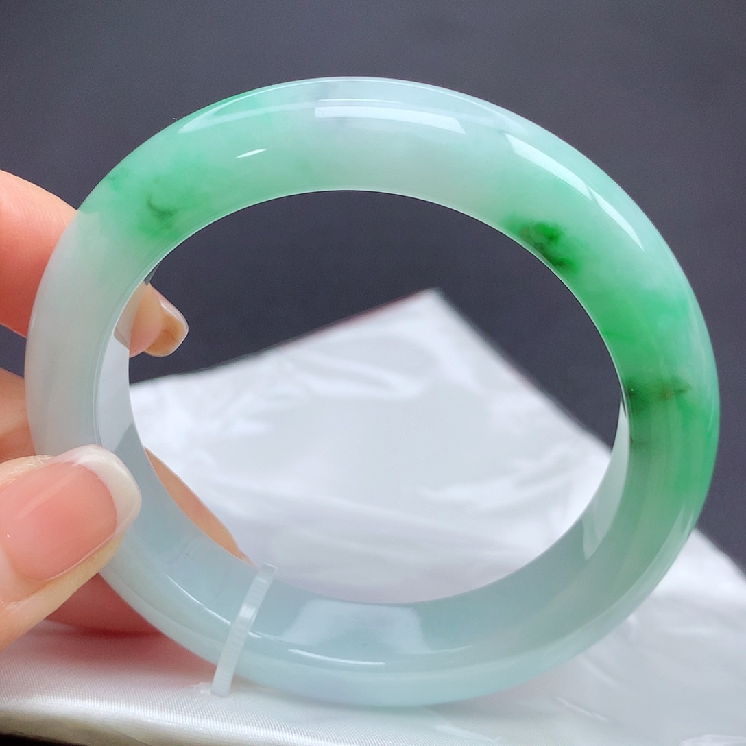 翡翠手镯未镶嵌09n n n n n n n n