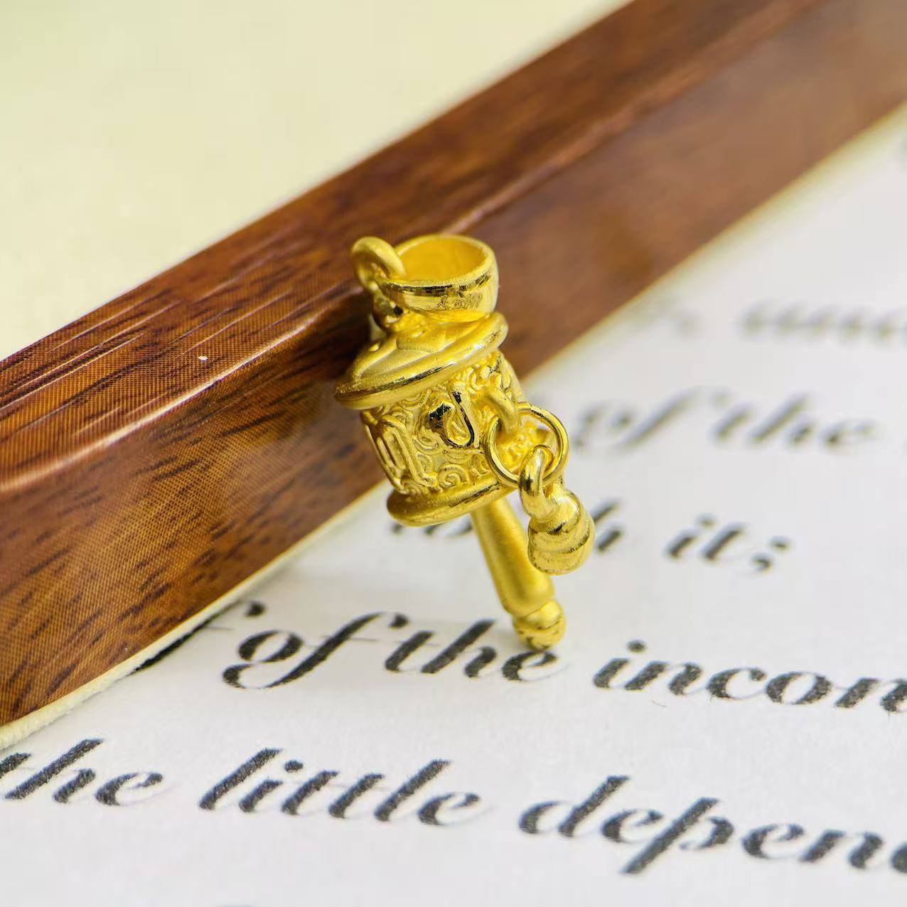 辉通黄金足金999小号六字金筒纳福配件DP3019-02540