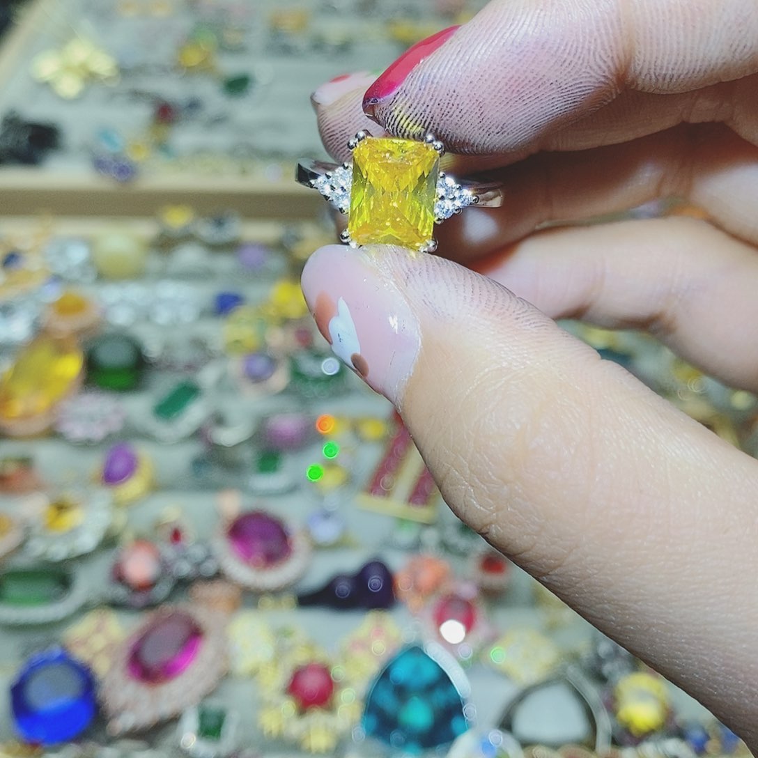 【闪购商品】托帕石耳饰银S925镶嵌