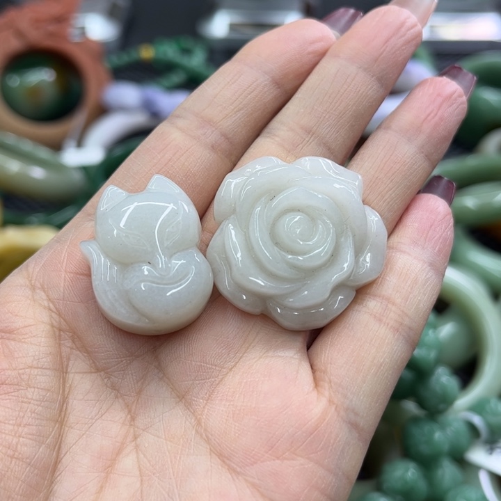 石英质玉手镯未镶嵌