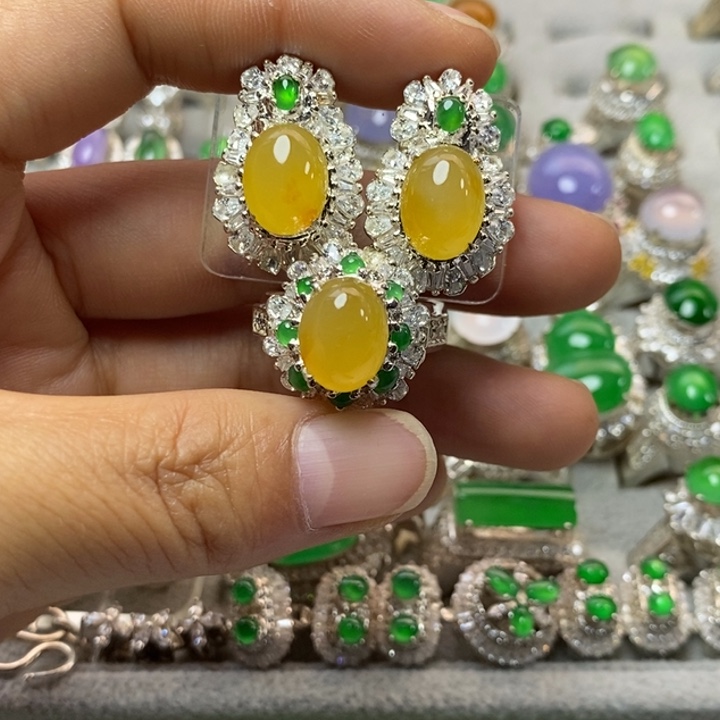 定制翡翠未镶嵌缅甸