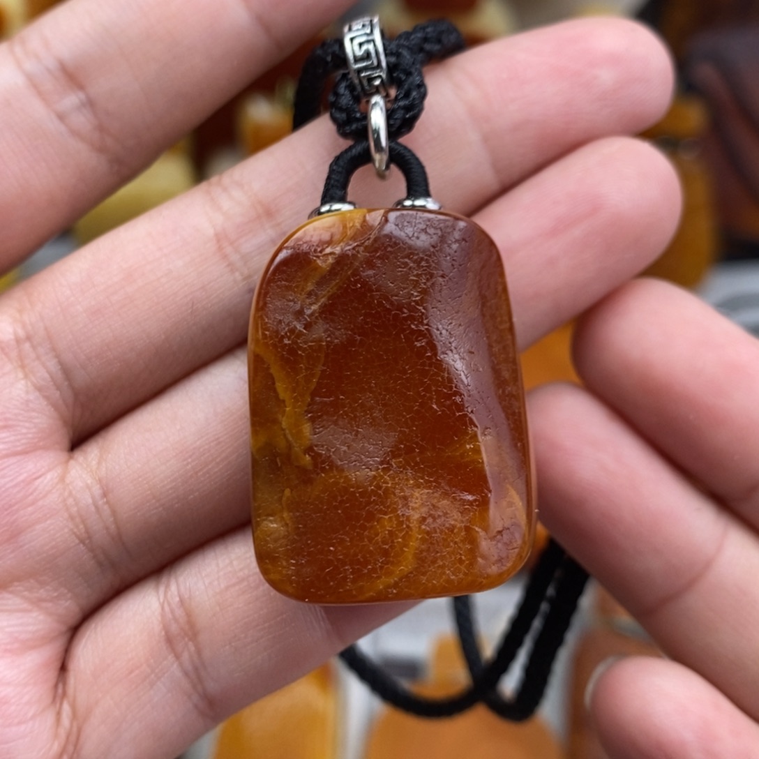 琥珀吊坠(赠链)未镶嵌