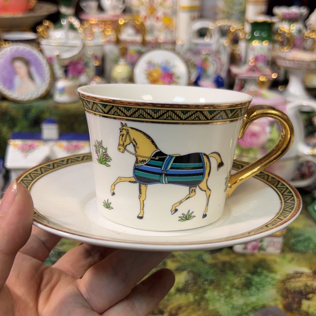 摆件鹿与海陶瓷家居用品有限公司