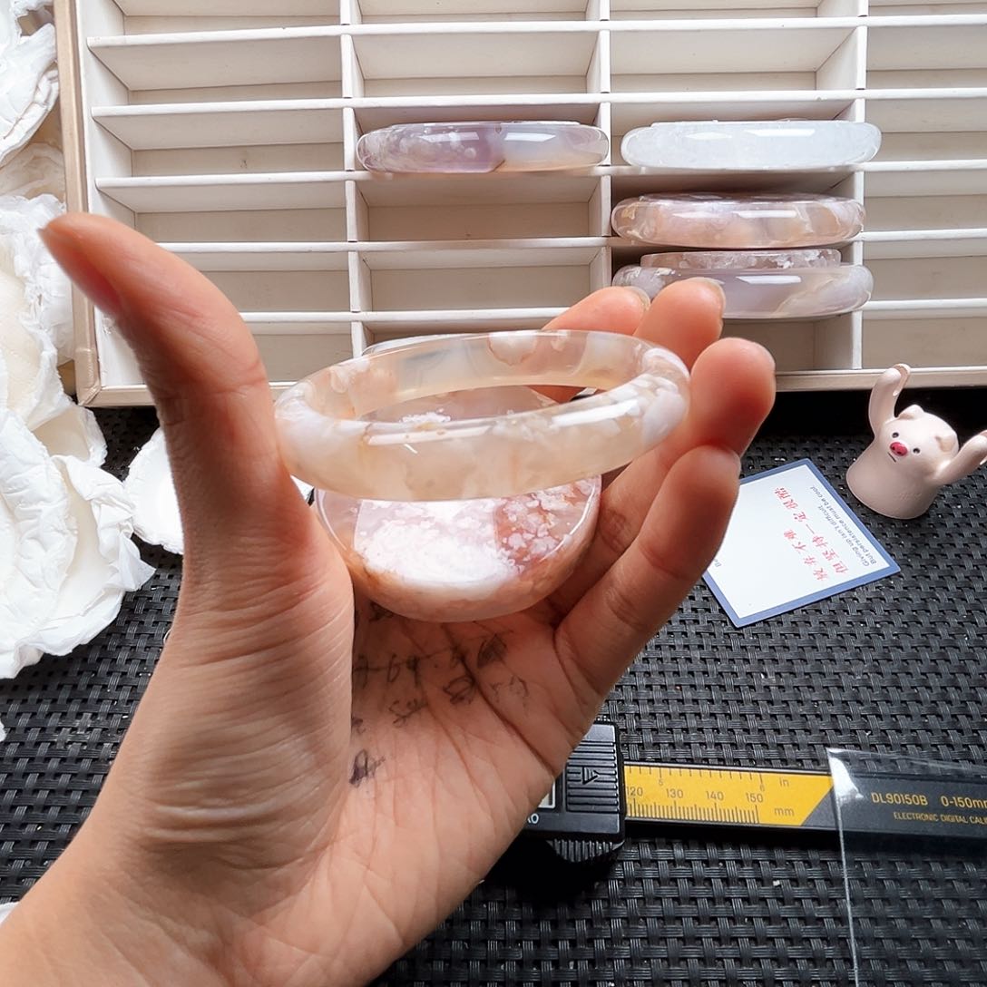 玛瑙/玉髓颈饰未镶嵌杨*雅