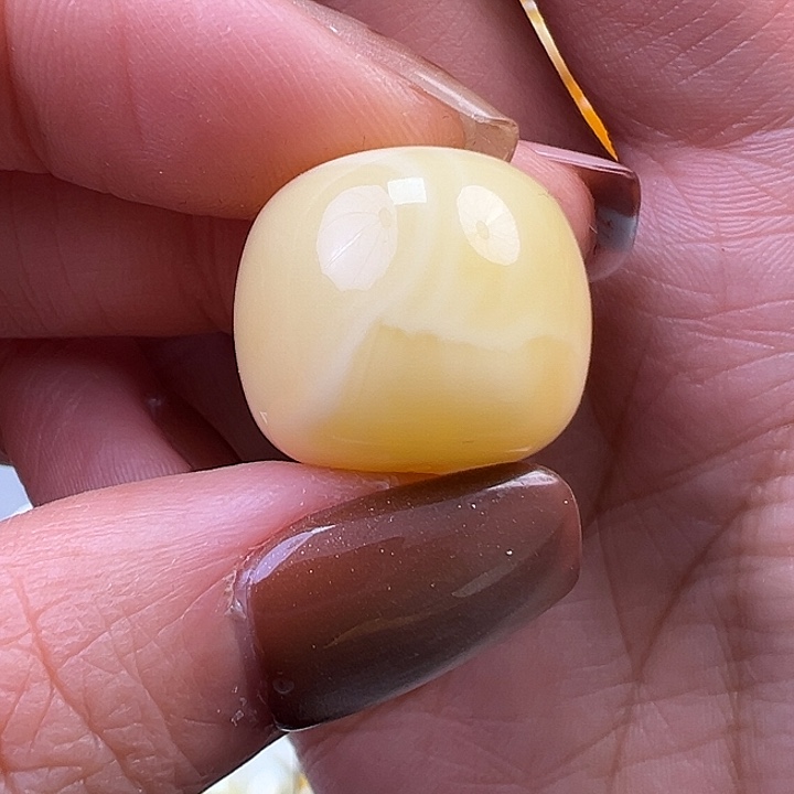 蜜蜡未镶嵌珠宝奇石